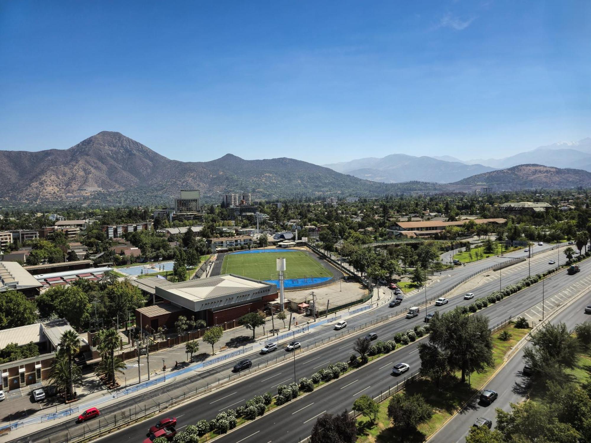 Depto Premium A Pasos Del Parque Arauco Con Aire Acondicionado *