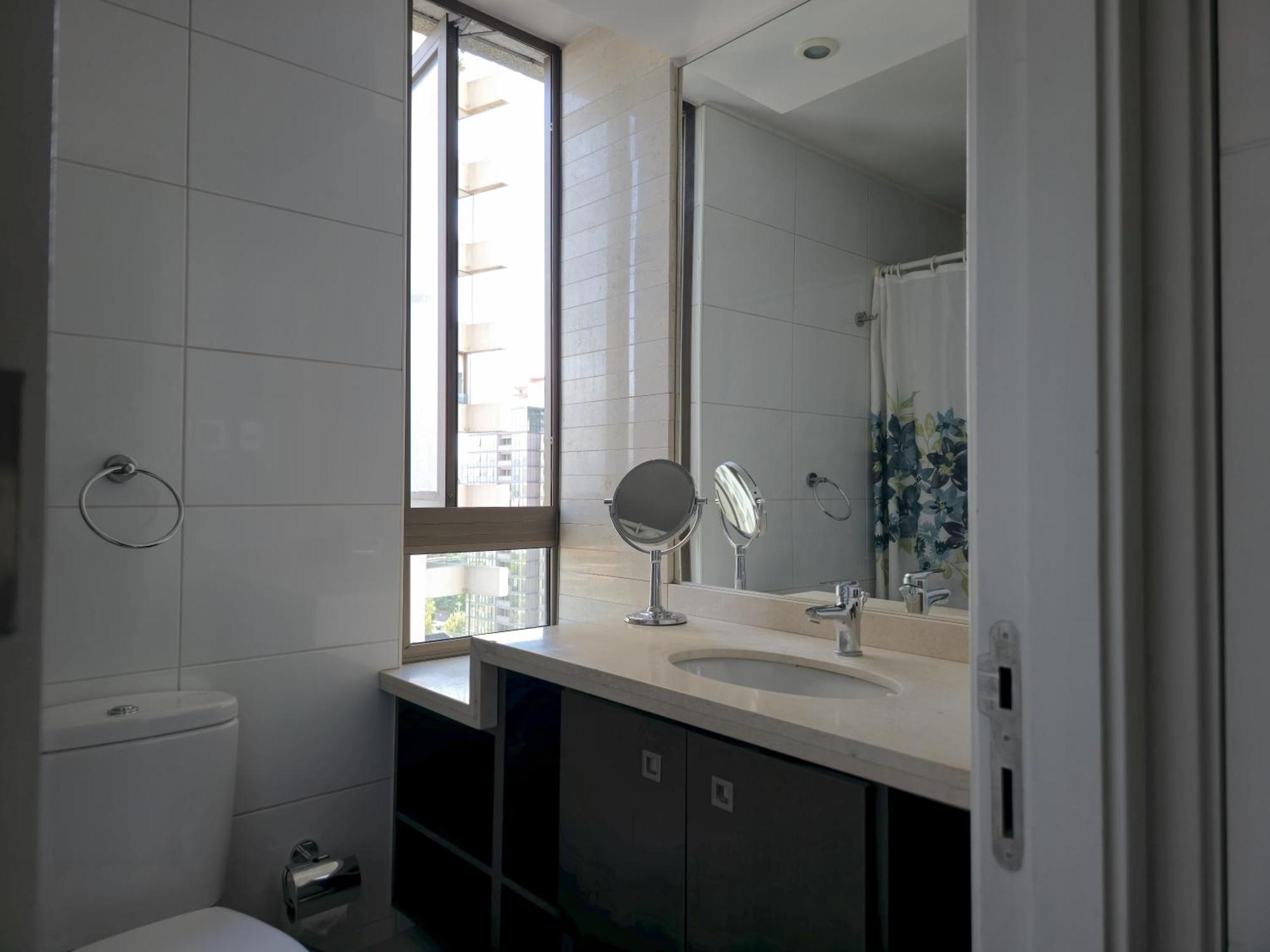 Depto Premium A Pasos Del Parque Arauco Con Aire Acondicionado Apartamento *